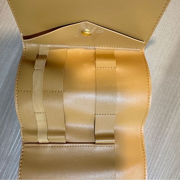 Glass Ladder & Co Katherine Tech Organizer Roll NWT in Honey - Picture 5 of 12